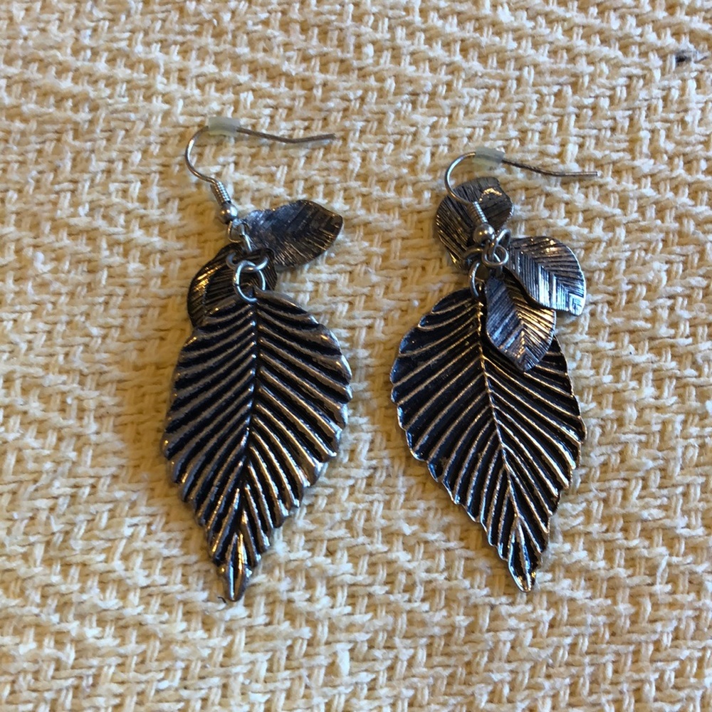 Lightweight silver leaf earrings